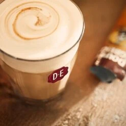 Douwe Egberts Verwenkoffie Latte Caramel Oploskoffie - 5 X 8 Zakjes -Koffieproducten 1200x1200 294