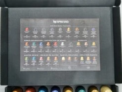 Koffie Proeverij Pakket Groot 40 Stuks Verschillende Smaken Met Mystery Card 'Get Well Soon' Met Persoonlijke (video) Boodschap | Verjaardag | Sinterklaas | Kerstpakket | Vaderdag | Moederdag | Jubileum | Valentijnsdag -Koffieproducten 1200x899 1